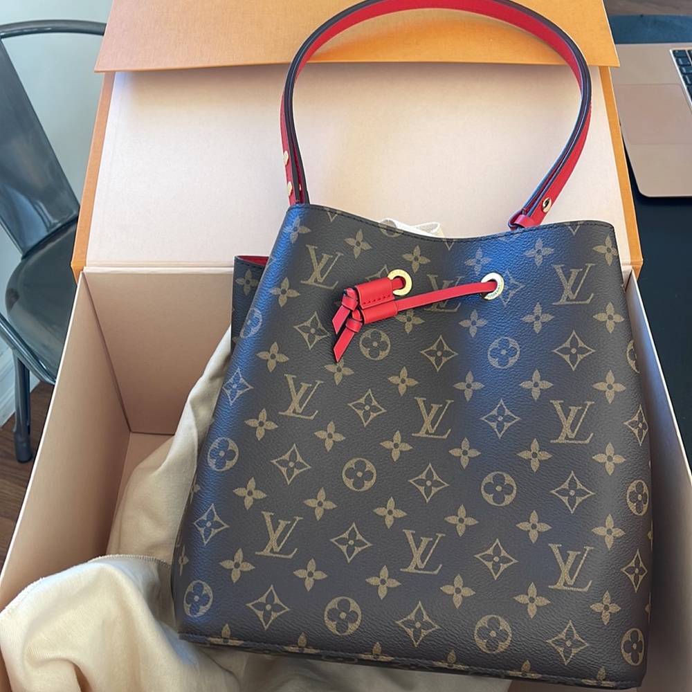 LOUIS VUITTON - NEONOE MM MNG COQUELICOT